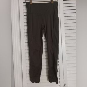 all in motion cropped workout leggings Size M olive green